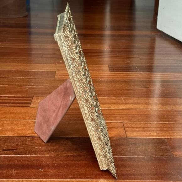 Vintage Goldtone Metal Picture Frame Ornate Mid Century Hollywood Regency 8 x 10 - Picture 4 of 7